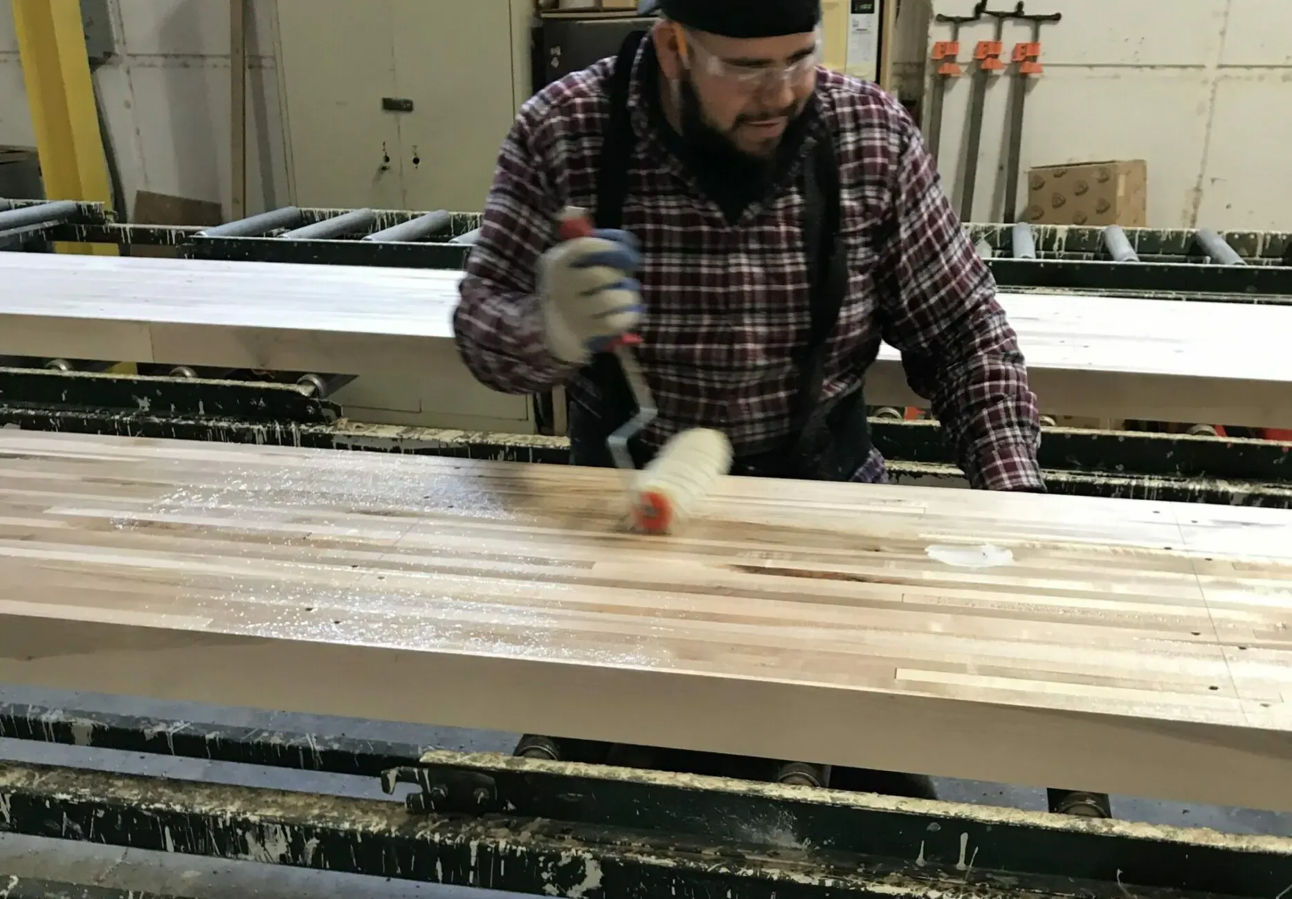 social-games-handcrafting-shuffleboard